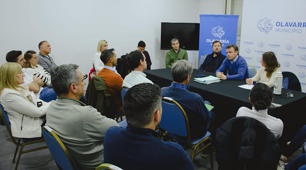 Previo a formalizar la venta de la calle municipal a la cementera, Wesner mantuvo una serie de reuniones para lograr el consenso del HCD. 