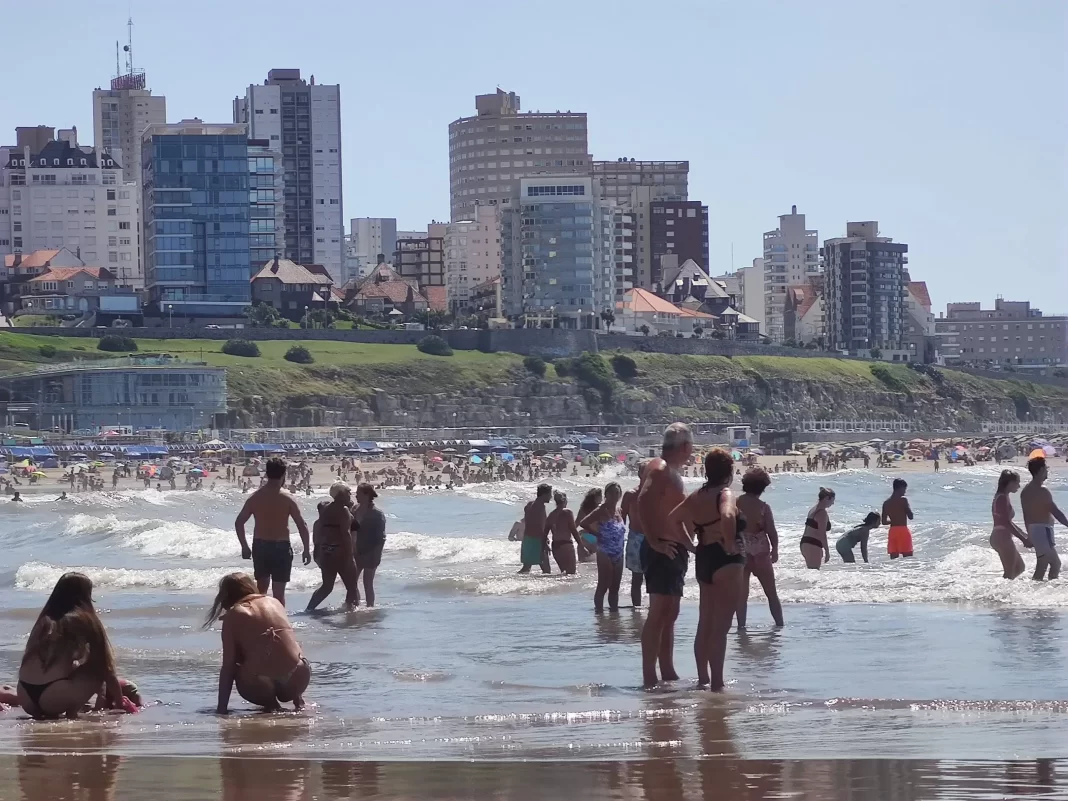 El Banco Provincia, a cargo de Juan Cuattromo, lanza 15 cuotas sin interés en alojamientos para el verano 2025, con el objetivo de fomentar el turismo.