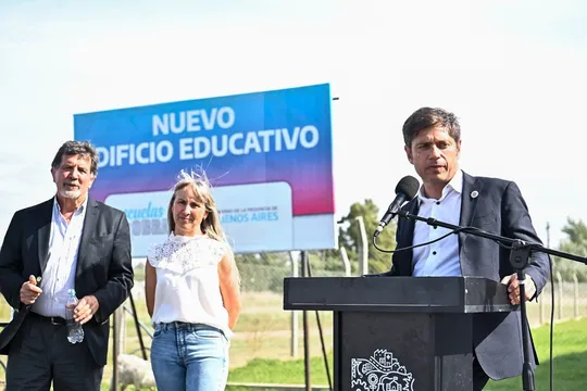 El gobernador bonaerense, Axel Kicillof, desembarca este miércoles en la Sexta Sección Electoral para recorrer obras, entregar viviendas e inaugurar un nuevo centro educativo.