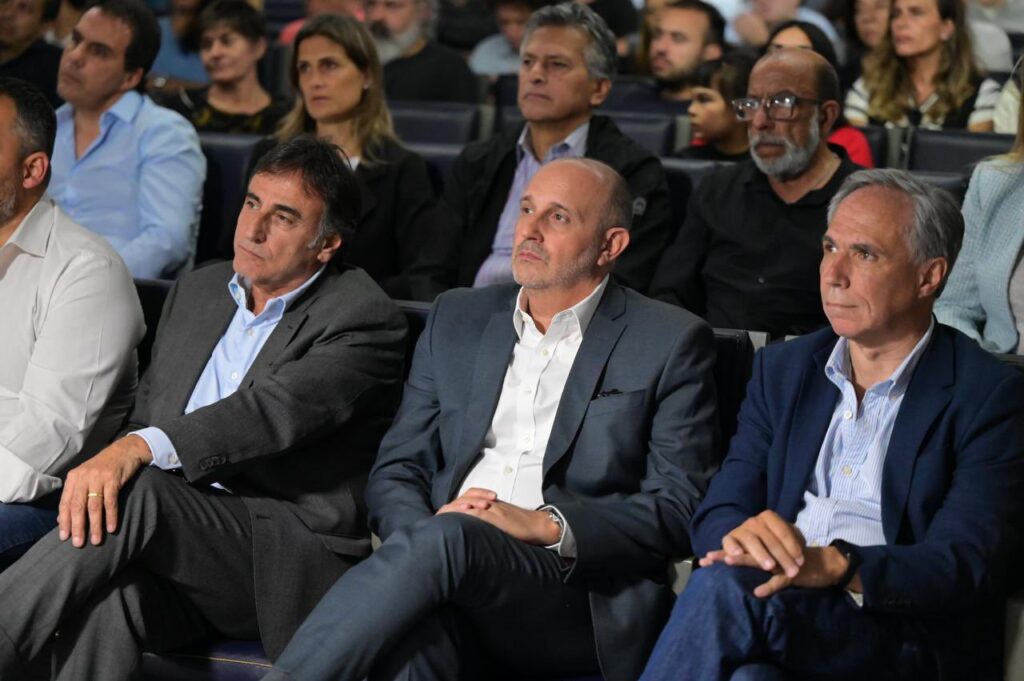 Durante la exposición de Galmarini sobre boleta única, estuvieron presentes diputados y dirigentes del Frente Renovador.