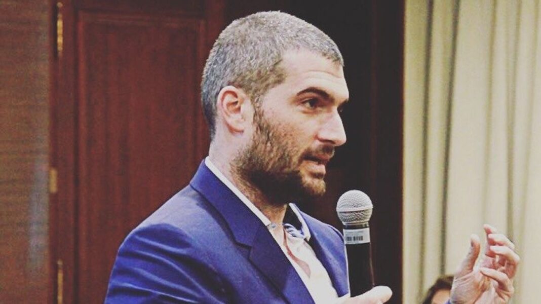 El Gobierno nacional incorporó a Rodrigo Sbarra, exfuncionario de Macri, quien enfrentó una investigación por presunto lavado de dinero.