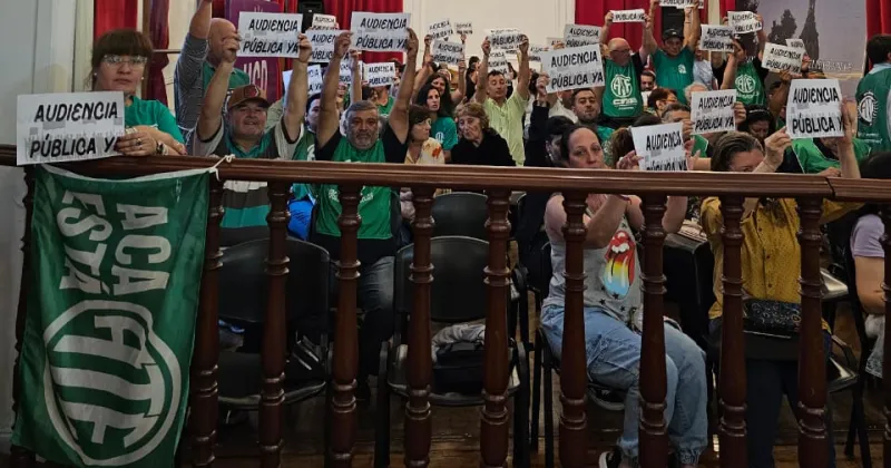 Pergamino: Trabajadores de ATE, organizaciones políticas, sociales y de DD.HH. estuvieron presentes en el recinto contra la reforma municipal que busca tercerizar los servicios públicos.
