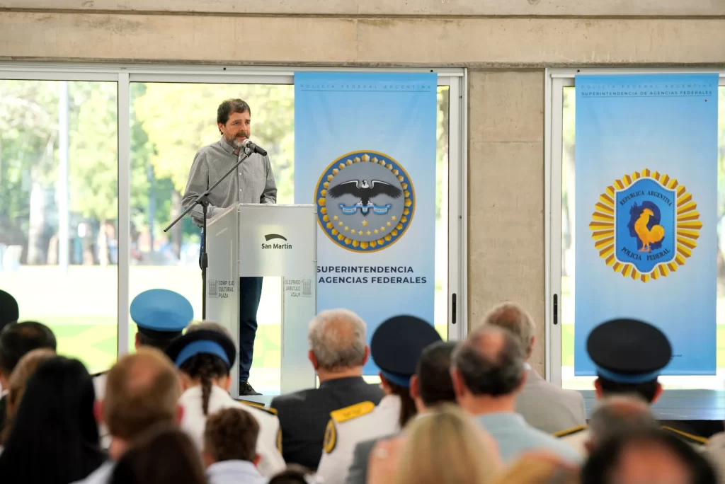 Moreira participó del acto de aniversario de la Policia Federal y cuestionó la falta de fondos nacionales para Seguridad. 