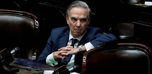 El bloque de diputados de Encuentro Federal junto al radicalismo y Unión por la Patria piden una sesión especial para el próximo martes para llevar al recinto la Ley de DNU.
