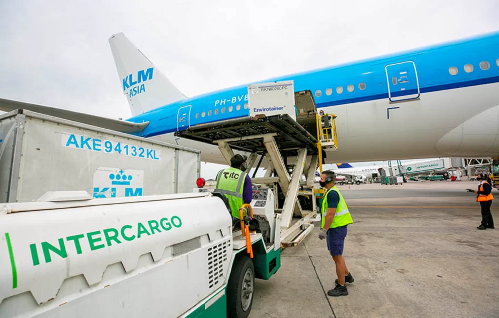 Intercargo, en plena contienda con el Gobierno nacional, realiza servicios en tierra en mas de 19 aeropuertos nacionales.