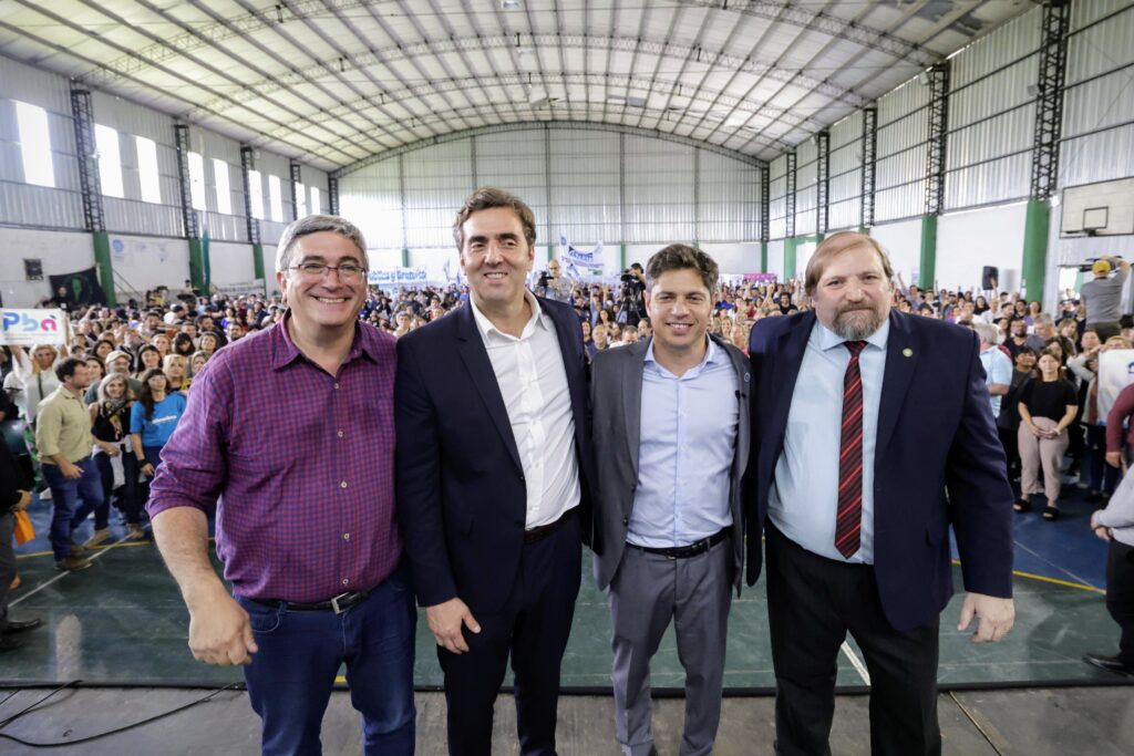 Kicillof y el ministro de Desarrollo Agrario, Javier Rodríguez, encabezaron la apertura del Congreso de Agroecología.