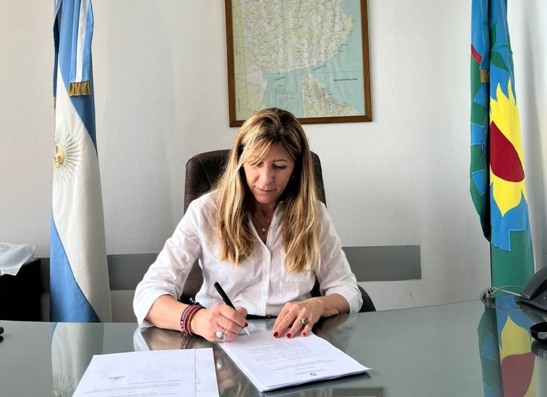 La diputada bonaerense del monzoismo, Silvina Vaccarezza, presentó un proyecto de ley para crear un observatorio que genere políticas para el mejoramiento de los caminos rurales.
