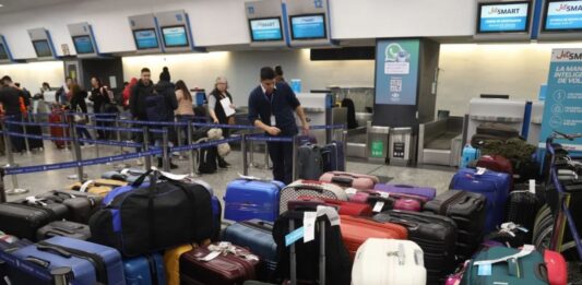 El Gobierno tiene previsto recibir a los gremios del sector aeroportuario para evitar que haya próximos paros en Aerolíneas Argentinas.
