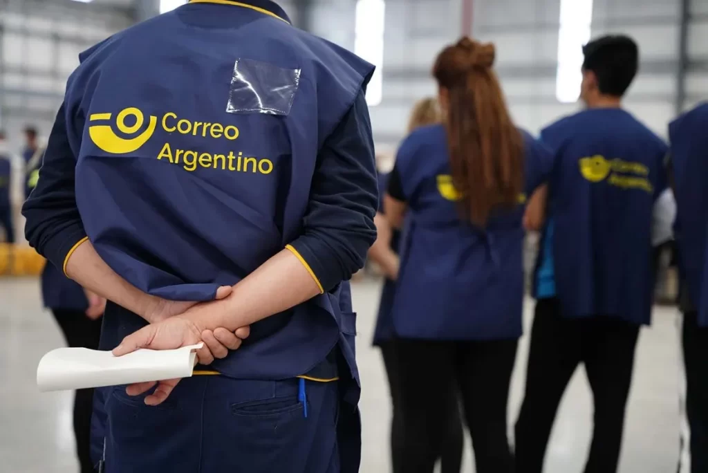 Según el Gobierno, Correo Argentino generó un déficit de más de 70 millones de pesos y este año ya dispusieron más de 90 millones en retiros voluntarios.