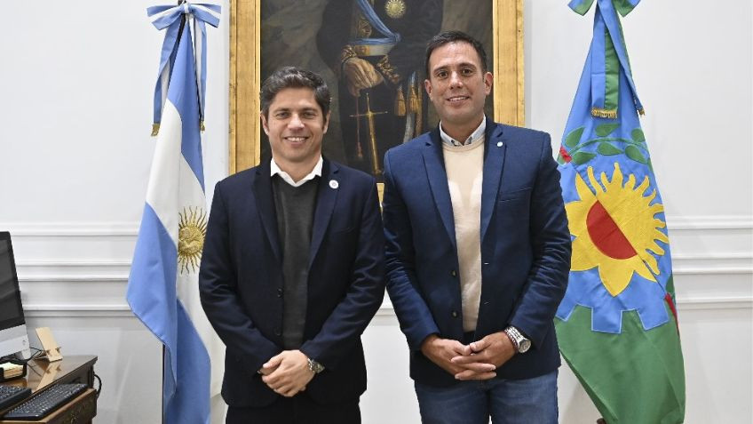 Pese a los distintos colores políticos, el intendente de Tres Lomas mantiene una buena relación con el Gobernador bonaerense, Axel Kicillof por lo que su decisión sorprendió a propios y ajenos.