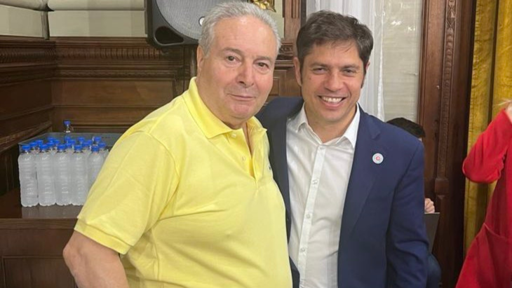 El gobernador Axel Kicillof junto con el intendente de Salto, Ricardo Alessandro.