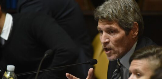 Los diputados aprobaron la conformación de una comisión especial para sancionar los dichos del diputado Guillermo Castello contra Rodolfo Walsh