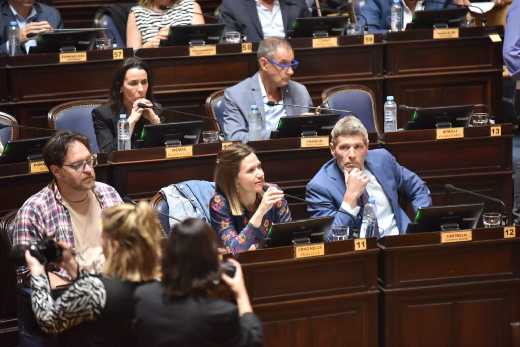 Diputados aprobó la moción para revisar los dichos del diputado Castello.