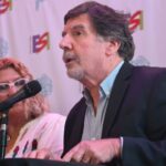 Diputados libertarios pidieron la renuncia de Sileoni: “Kicillof debería echarlo” Diputados libertarios llevaron a la Legislatura la polémica sobre los libros de ESI distribuidos por Sileoni en escuelas secundarias y pidieron la renuncia del titular de Educación bonaerense.