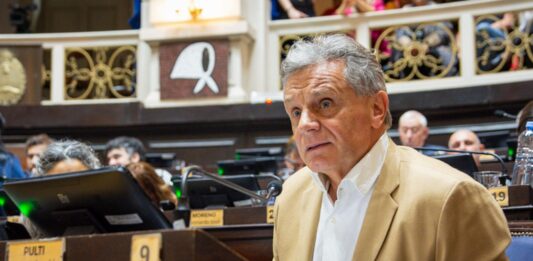 El diputado bonaerense, Gustavo Pulti, propone denunciar al gobierno de Javier Milei ante la Corte Interamericana por la situación de miseria de los jubilados.