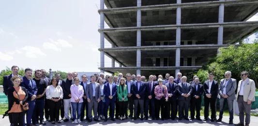 Kicillof sale al rescate de las universidades y oficializó el Plan de Infraestructura Universitaria con el objetivo de amortizar el "abandono" de la gestión de Javier Milei en materia educativa.