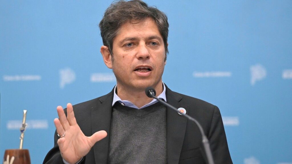 El senador nacional, Oscar Parrilli, agitó el fuego cruzado con La Libertad Avanza, y no descartó que Cristina Kirchner sea candidata.