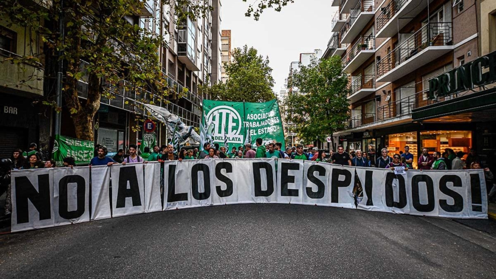 Según denuncian los gremios, en lo que va del año, mas de 31.000 trabajadores estatales fueron despedidos por la gestión Milei. 