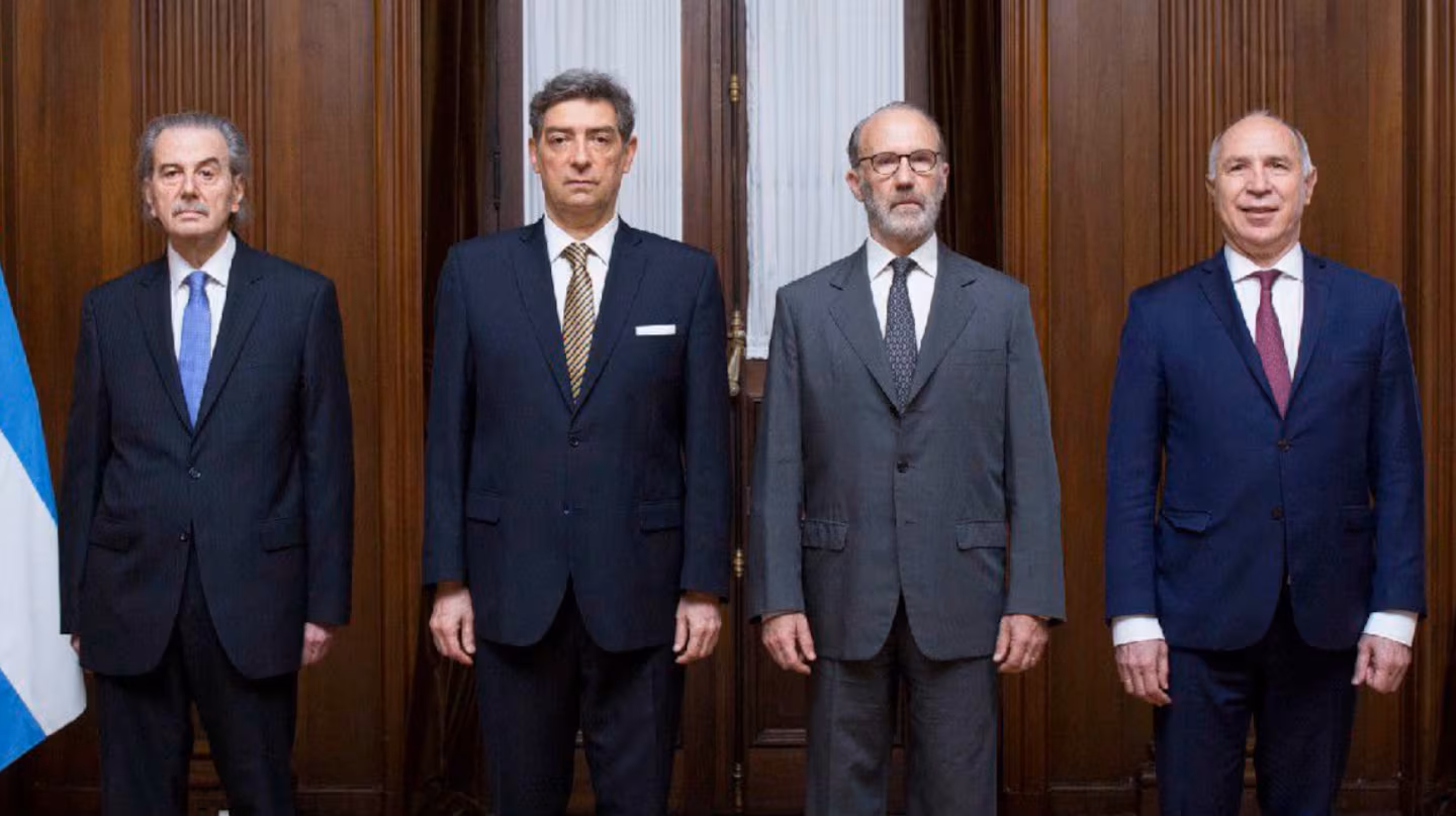 La Corte Suprema quedará solo con tres integrantes a fin de año, Rosatti, Rosenkratz y Lorenzetti definirán el fallo de Cristina Kirchner en la Causa Vialidad. 