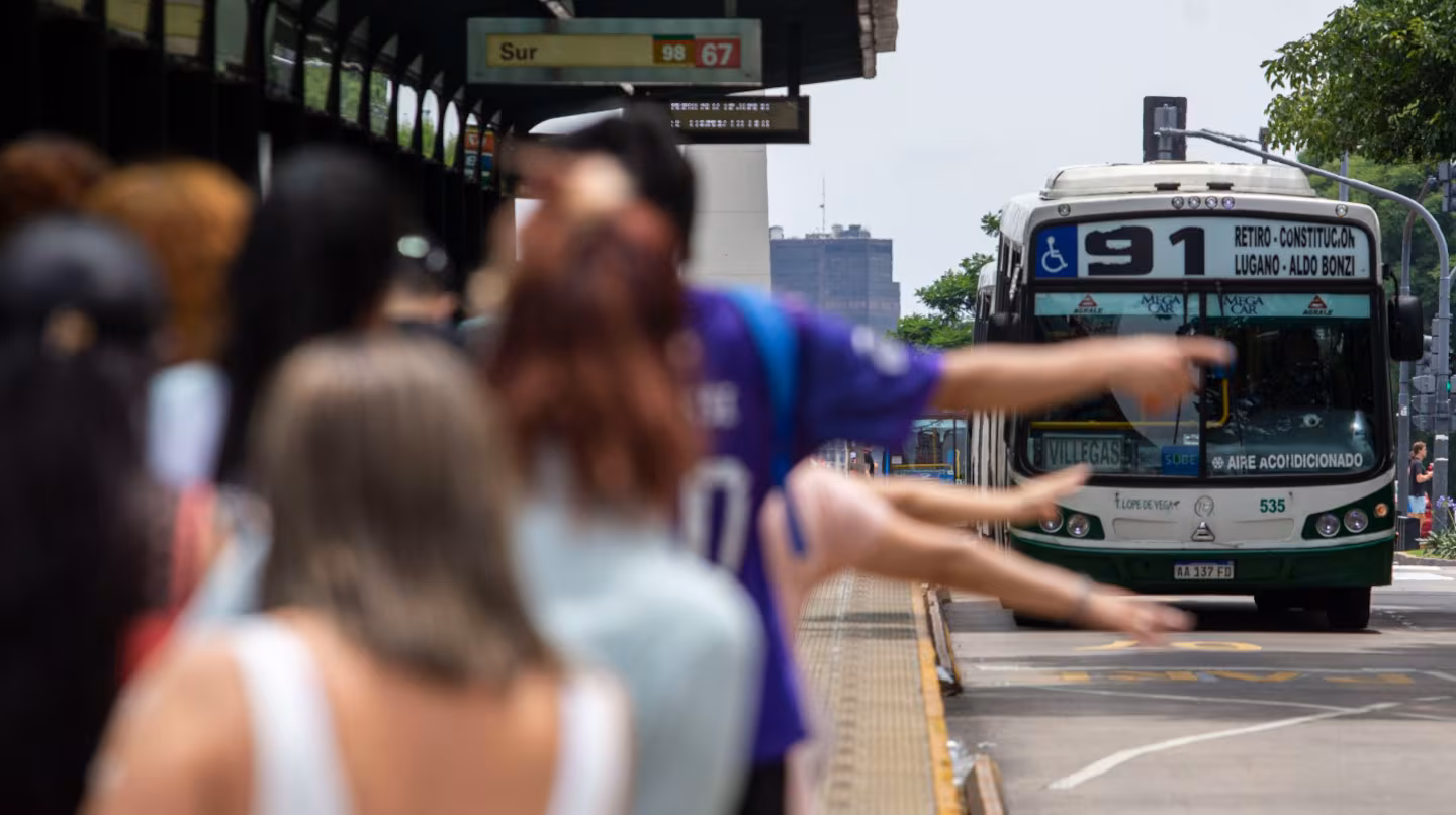 Los subsidios al transporte serán otorgados en función de los datos obtenidos de la SUBE y buscan evitar "prácticas ineficientes".