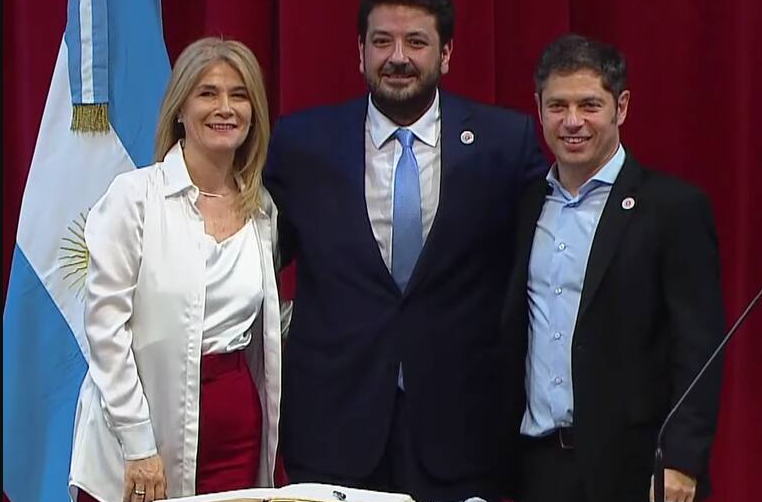 La vicegobernadora y titular del Senado bonaerense, Verónica Magario, el ministro de Justicia, Juan Martín Mena, y el gobernador Axel Kicillof.