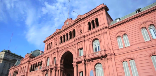 El Gobierno nacional oficializó un aumento para estatales y jubilados para los haberes de noviembre y diciembre.