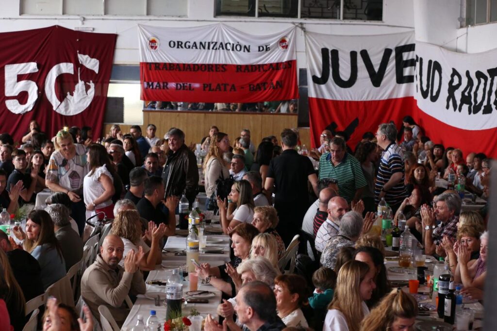 El Gran Almuerzo Radical contó con la participación de casi 700 correligionarios en el Club Talleres de Mar del Plata. 