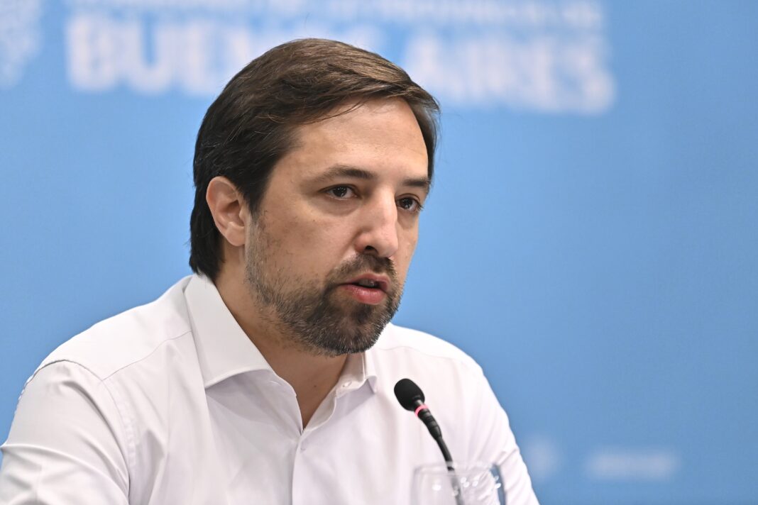 En conferencia de prensa, Kreplak habló de la desregulación de medicamentos y advirtió que la Provincia no lo aplicará.