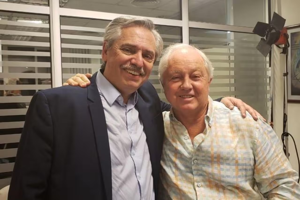 El ex presidente Alberto Fernández junto al broker de la causa Seguros.