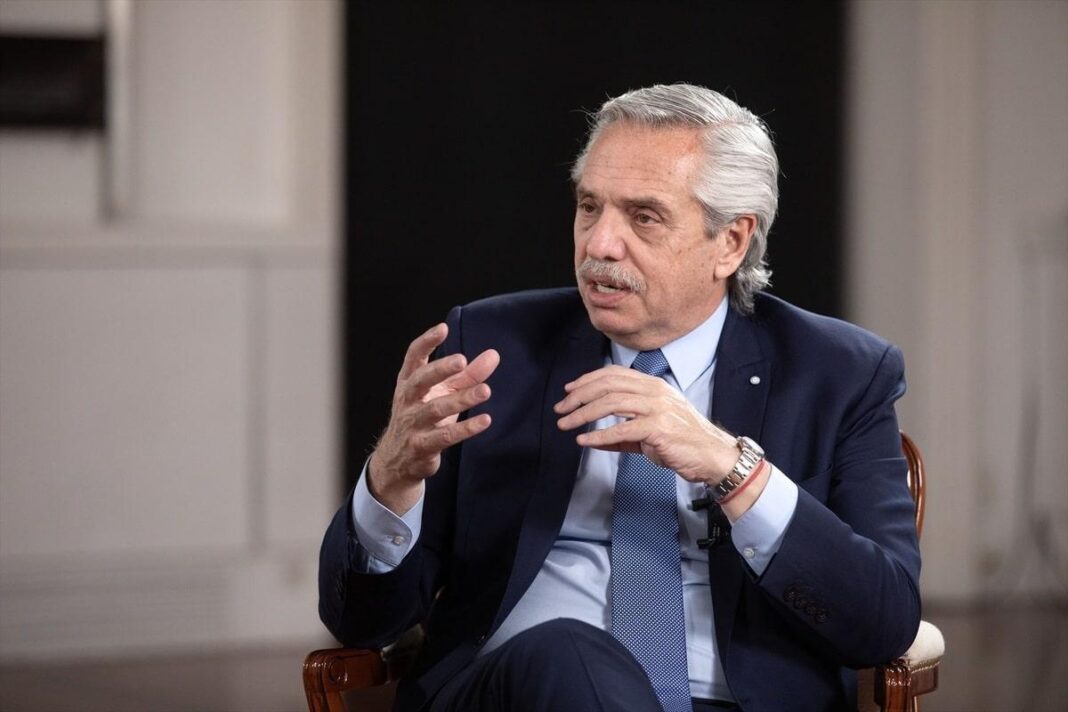 El ex presidente Alberto Fernández pidió este lunes postergar su indagatoria en la causa seguros prevista para este miércoles 27 de noviembre.