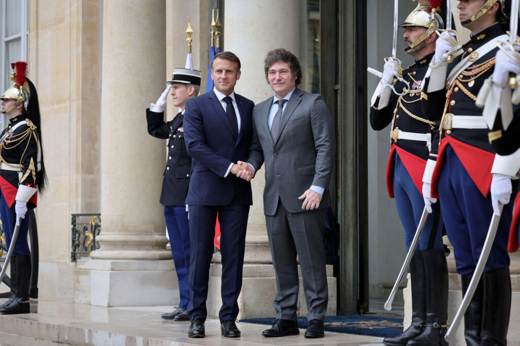 Milei y su par de Francia, Emmanuel Macron, dialogaron recientemente sobre el acuerdo entre el Mercosur y la Unión Europea.