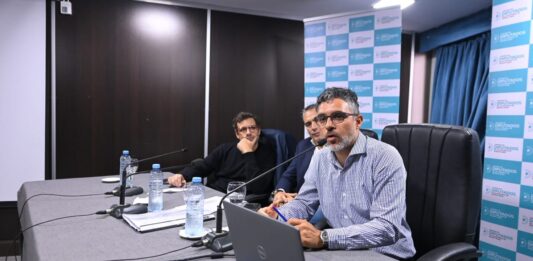 El titular de ARBA, Cristian Girard, expuso en la Legislatura bonaerense sobre la Ley Impositiva y recibió varios planteos por parte de la oposición.