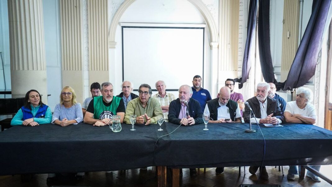 Organizaciones sociales y sindicatos anunciaron que se sumarán a la marcha federal del próximo 5 de diciembre contra las políticas de Javier Milei. Todos los detalles.