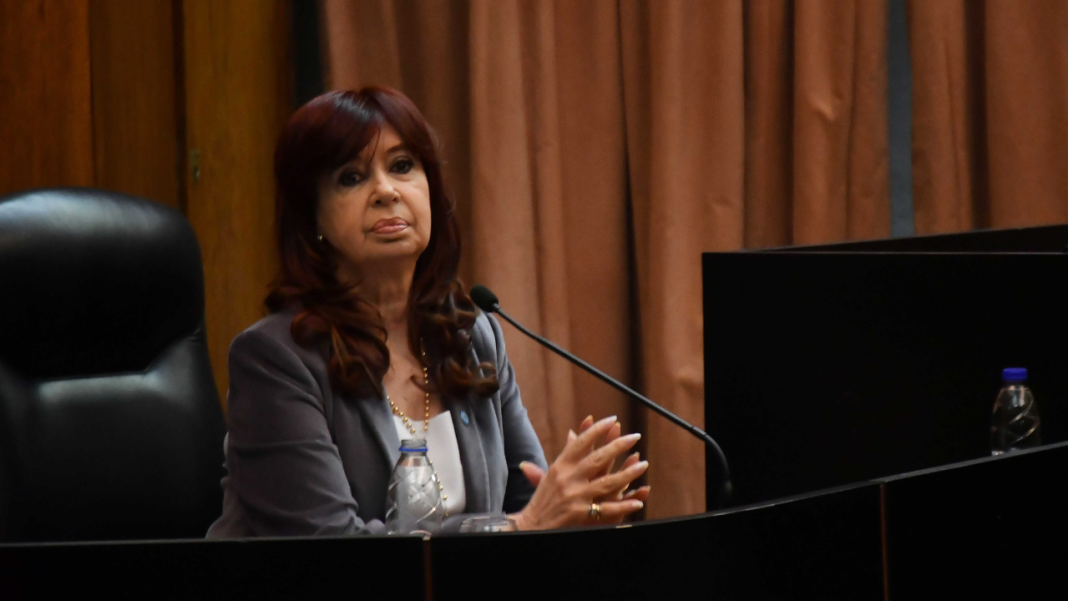 La Corte Suprema de Justicia ordenó este lunes que la ex presidenta Cristina Kirchner vaya a juicio oral por la causa Los Sauces – Hotesur. Todos los detalles.