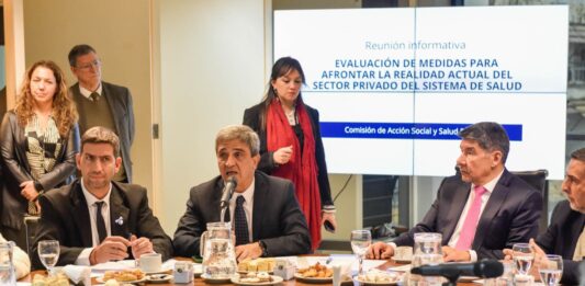 La comisión de Salud de la Cámara de Diputados nacional aprobó citar al ministro de Salud, Mario Lugones, y al titular del PAMI, Esteban Leguizamo