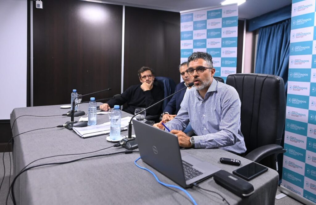 El titular de ARBA, Cristian Girard, expuso en la Legislatura bonaerense su proyecto fiscal y recibió varios planteos por parte de la oposición.