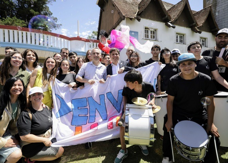 Kicillof y Larroque encabezaron el relanzamiento del Programa Envión, destinado a las juventudes de todo el territorio bonaerense. 