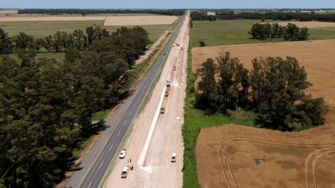 Vialidad Nacional reactivó las obras de la Autopista de la Ruta Nacional 5 en el tramo de 20 kilómetros entre Mercedes y Suipacha.