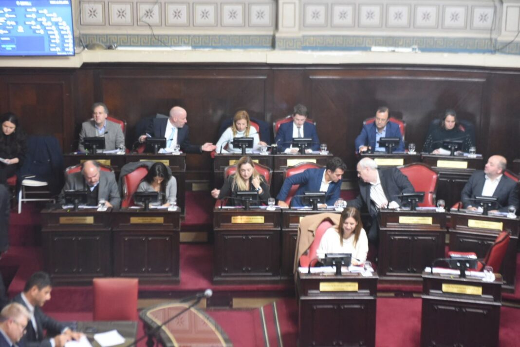 Legisladores bonaerenses salieron a manifestar su repudio ante la posibilidad de que Axel Kicillof adquiera Aerolíneas Argentinas.