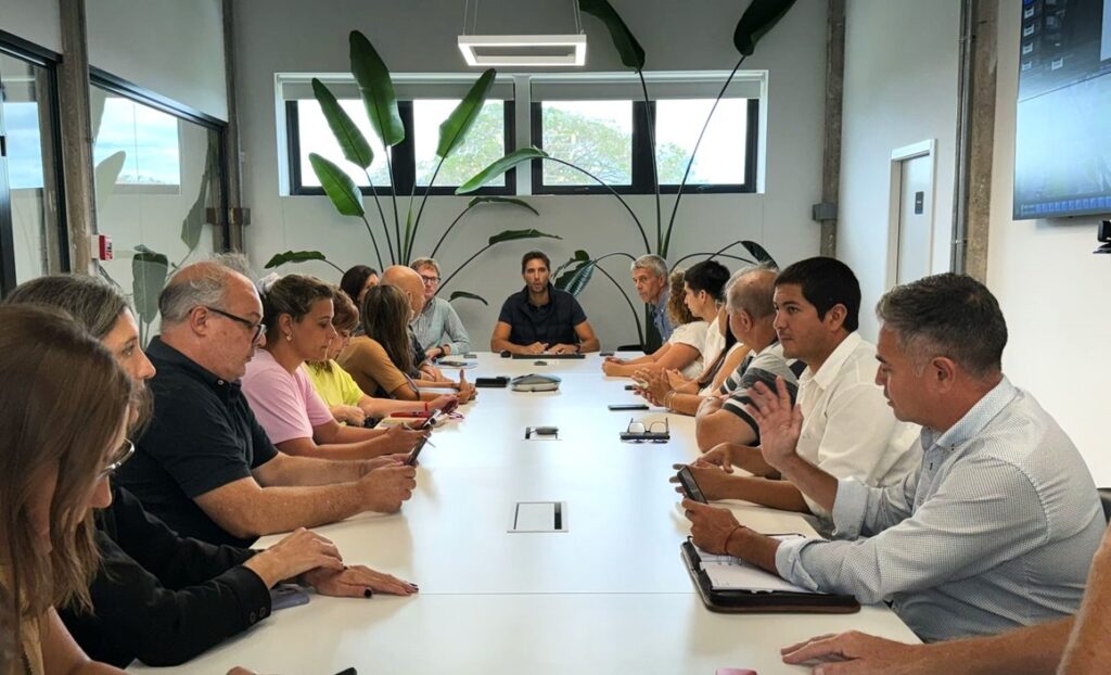 Passaglia junto a los concejales de San Nicolás: la denuncia recoge que 14 ediles oficialistas y aliados recibieron el escandaloso premio de 1 millón de pesos, por fuera de su sueldo. 