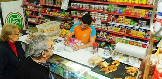 Los almaceneros ven con optimismo las compras de fin de año y aseguran que los alimentos “tienen tendencia a la baja”.