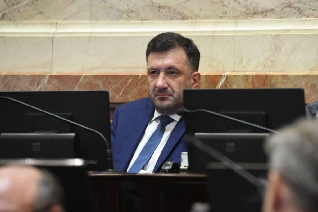 El futuro de Edgardo Kueider en el Senado se definirá hoy en una sesión especial convocada por UP. 