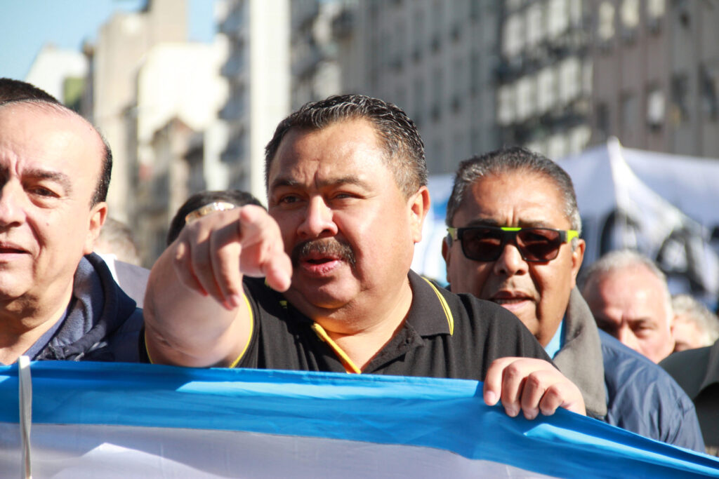 Ibarra defendió a los taxistas y cargó contra el Gobierno: "Pone en peligro a los pasajeros y precariza el trabajo del transportista"
