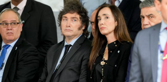 El presidente Javier Milei afirmó que la vicepresidenta Victoria Villarruel estaba notificada de su viaje por lo que la sesión especial donde se expulsó a Edgardo Kuider es inválida.