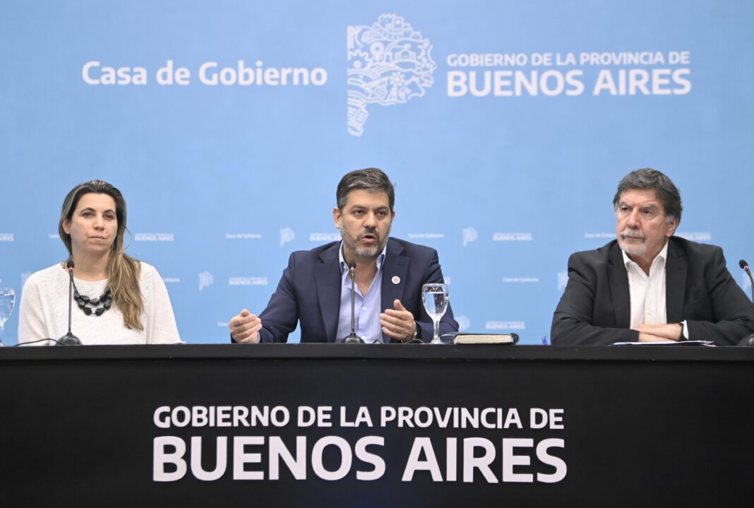 El ministro Carlos Bianco, volvió a cuestionar duramente al presidente Javier Milei y puso en duda los números oficiales de la economía.