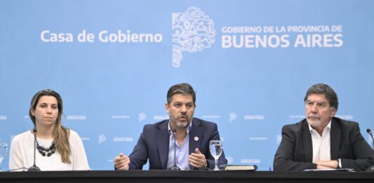 El ministro Carlos Bianco, volvió a cuestionar duramente al presidente Javier Milei y puso en duda los números oficiales de la economía.