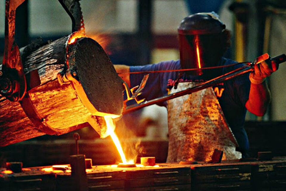 La actividad metalúrgica resulta un sector clave para medir la producción industrial a nivel nacional.
