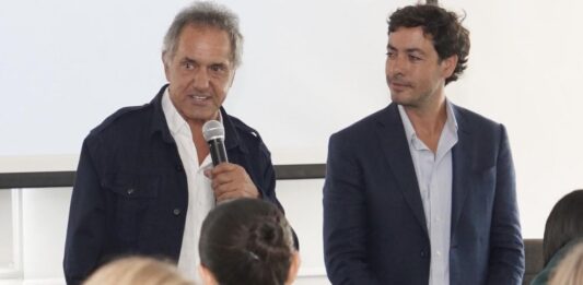 El secretario de Turismo, Ambiente y Deportes de la Nación, Daniel Scioli, les ordenó a municipios que no creen tasas para los turistas nacionales y extranjeros.