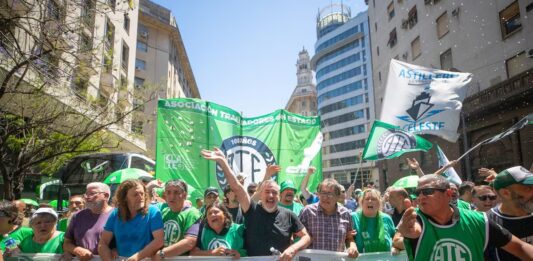 El 96% de los trabajadores estatales aprobó los exámenes de idoneidad impulsados por Javier Milei y ATE presiona para el pase a planta permanente.