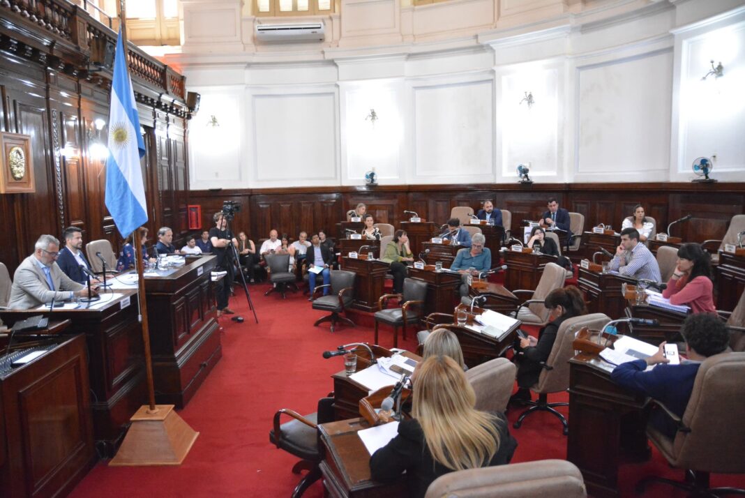 El oficialismo de La Plata se prepara para la última sesión del Concejo Deliberante con fuertes y picantes cruces entre bloques.